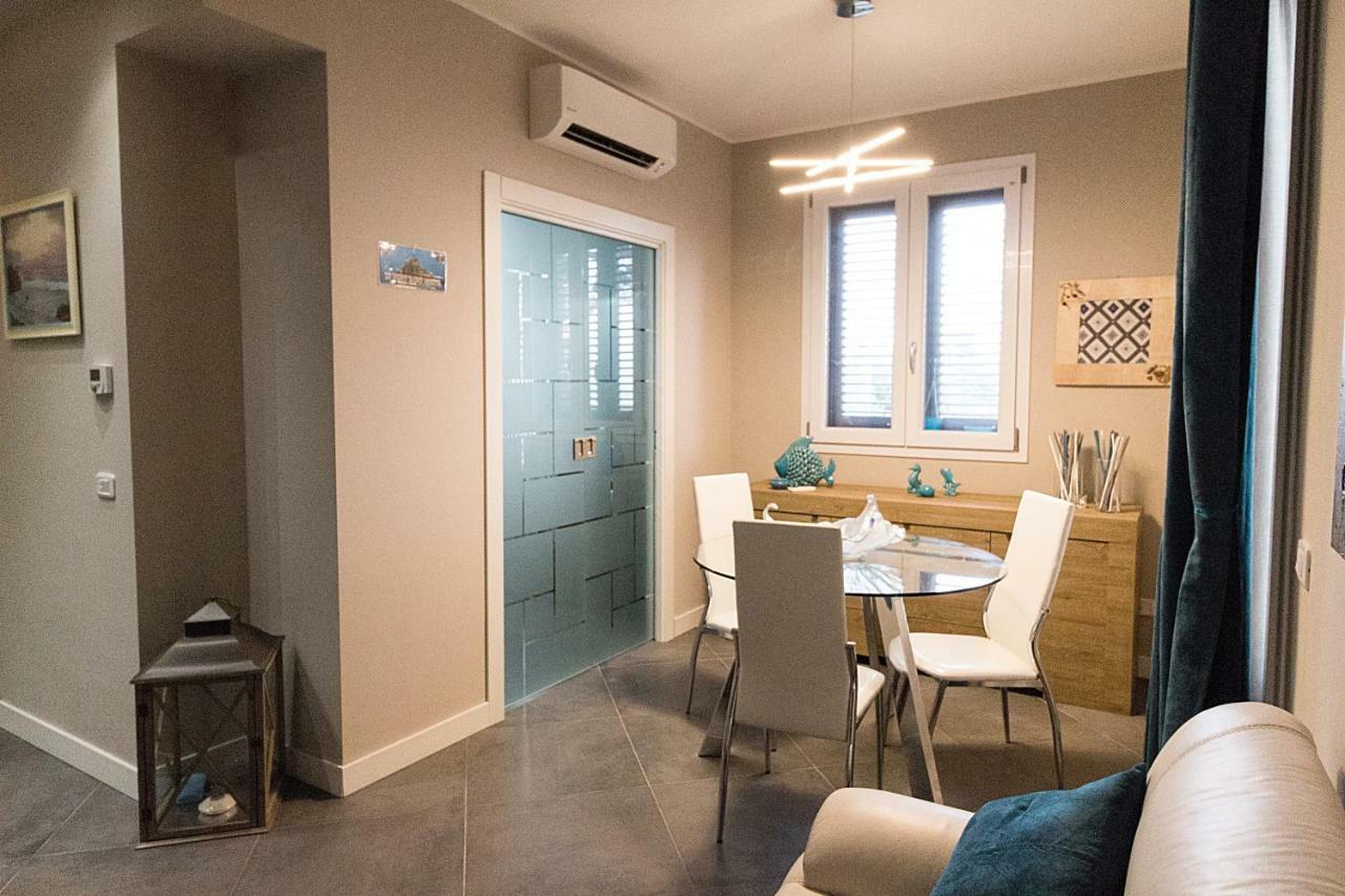 Ze-Vi Home Santa Flavia Kültér fotó